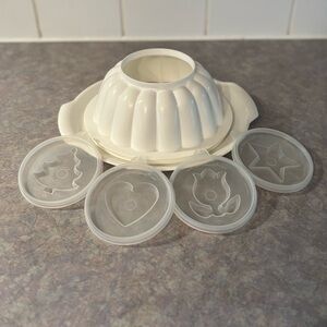Tupperware USA Jello Mould and 4 Tops - 70's Jello Mould Set - Jellied Salad